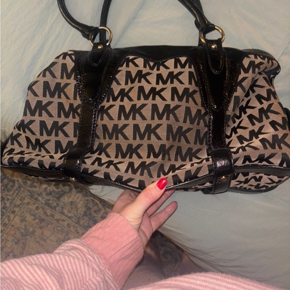 Michael Kors handbag - Picture 3 of 6